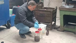 Pendik'te kanalizasyona şüpheli sıvı döküldü