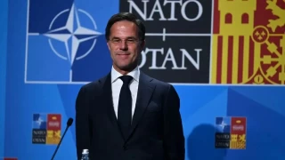 Rutte'den, muhtemel bir Ukrayna malubiyetinin NATO'ya trilyonlara mal olaca uyars