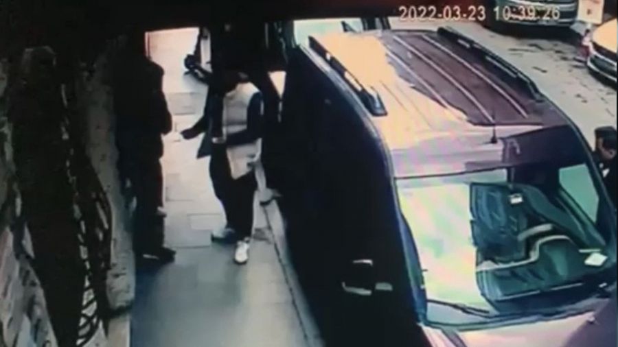 Şifreyi çözen polis torbacıyı suçüstü yakaladı