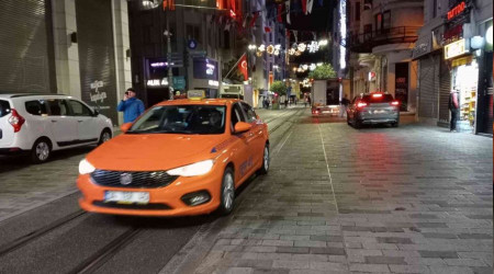 Taksim Meydan ve stiklal Caddesi yaya ve ara trafiine ald