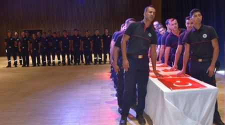 Tekirdağ'da 50 itfaiye eri Türk bayrağına el basarak yemin etti