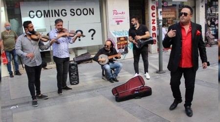 Türkücü olmak için hakimliği bırakmıştı