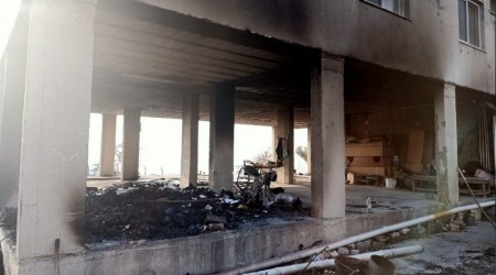 Yanan evlerini görünce gözyaşlarını tutamadılar