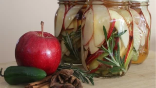 Yeni trend: Sağlık deposu Elma Turşusu sofralarda
