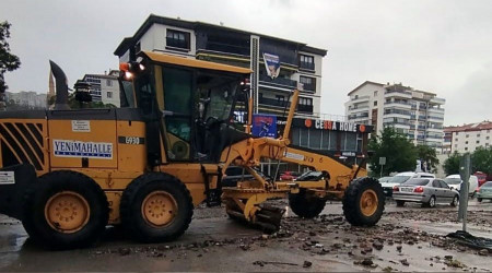 Yenimahalle'de youn saanak mesaisi