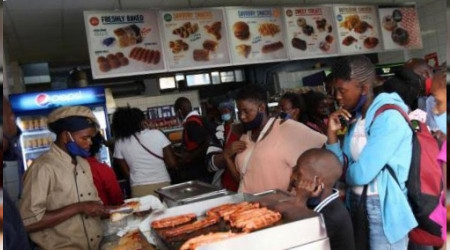 Zimbabve'de Kovid-19 tedbirleri 2. seviyeye düşürüldü