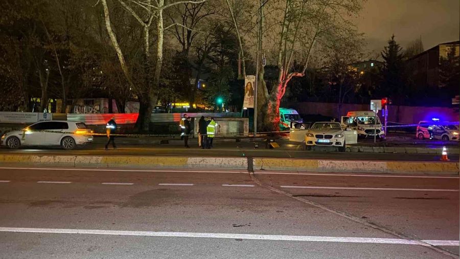 80 öncesine döndük... Eyüpsultan'da otomobillerden kurşun yağmuru: 1 ölü