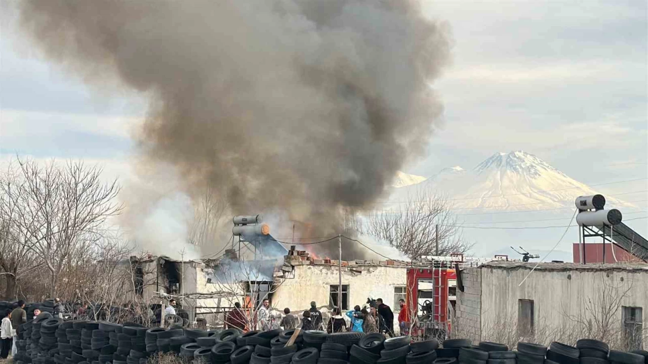 Aksaray'da 3 yandaki ocuk yangnda hayatn kaybetti