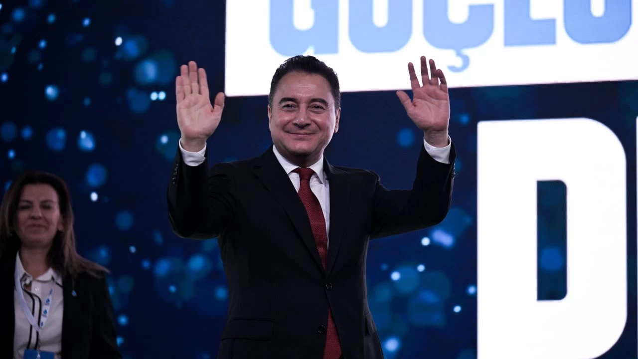 Ali Babacan Genel Bakanla yeniden seildi