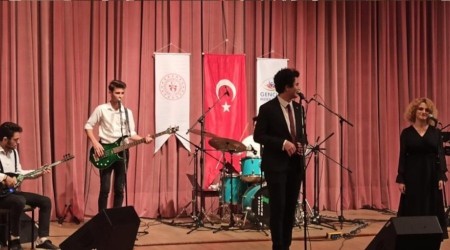 Anadolu Üniversitesi genç müzisyenlerin yanında