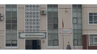 Ankara'da 10 öğrenci zehirlenme şüphesiyle hastaneye kaldırıldı