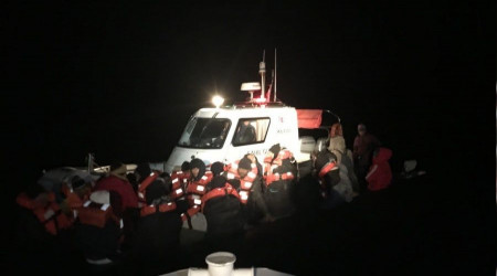 Ayvalık açıklarında 42 göçmen kurtarıldı