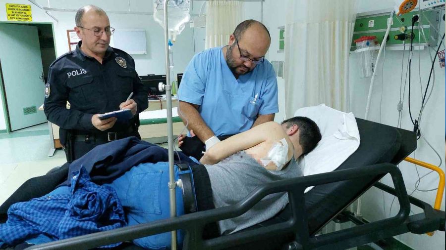 Babası parasını gasp etti, oğlu bıçaklattı