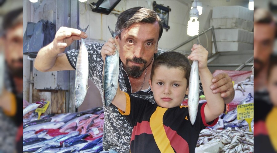 Balıklar tezgahları şenlendirdi