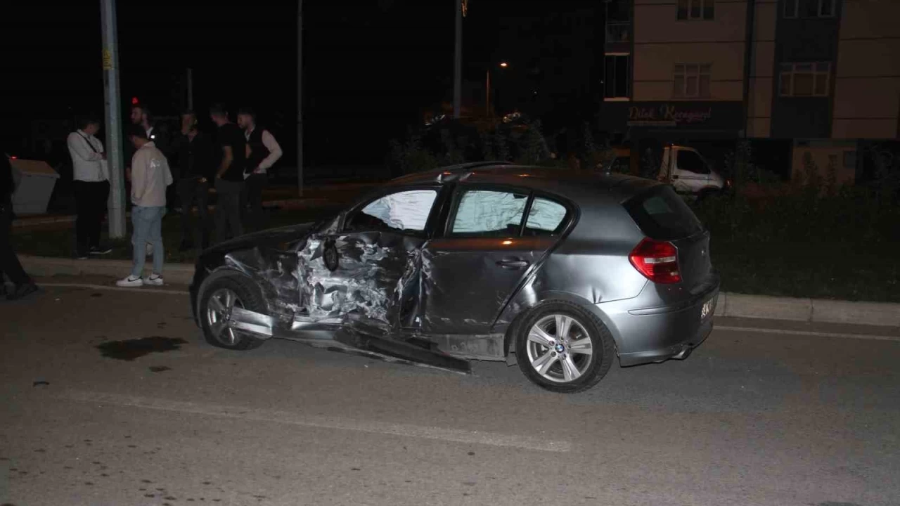 Beyşehir'de otomobiller çarpıştı: 4 yaralı