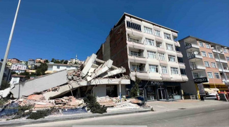 Bina yıkımında facianın eşiğinden dönüldü