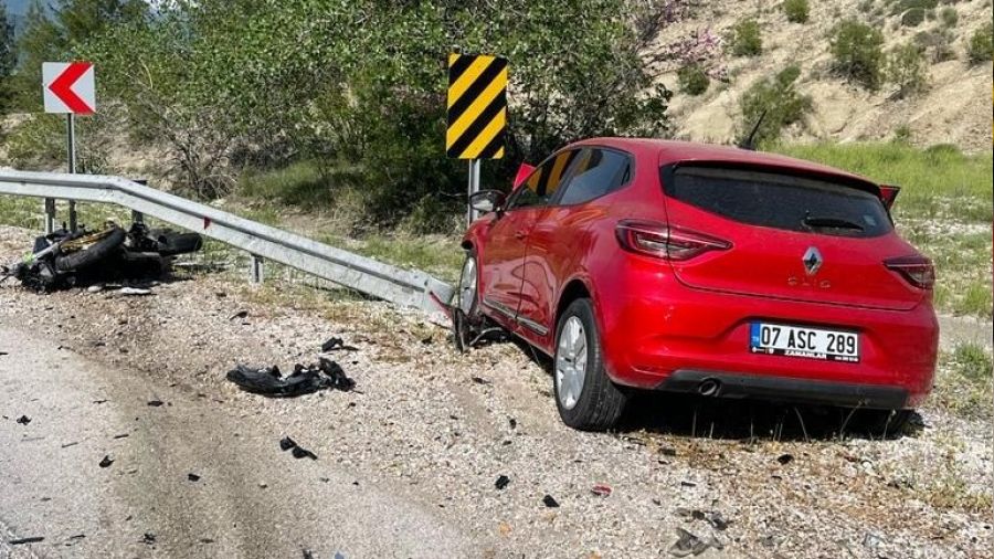 Burdur'da otomobil ile motosiklet çarpıştı: 2 ölü, 2 yaralı