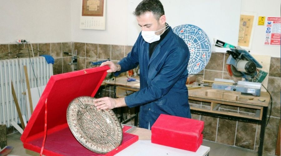 Cezaevinde tahsil yaptı, sanat öğrendi