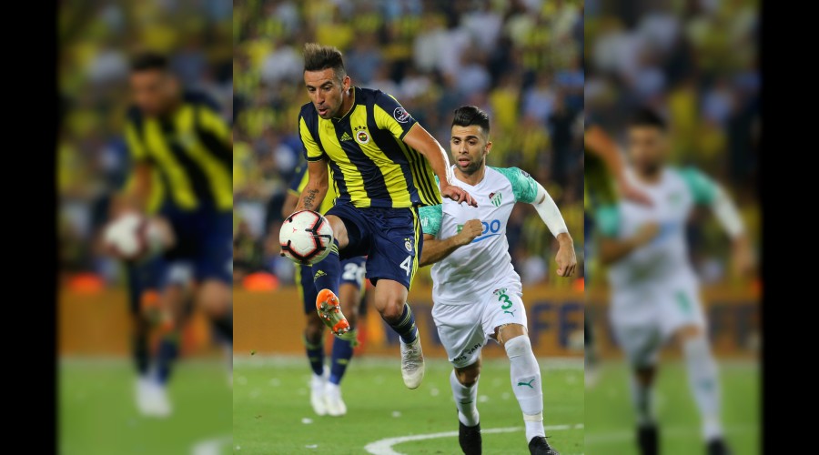 Çocuklar için sahaya çıkıyorlar