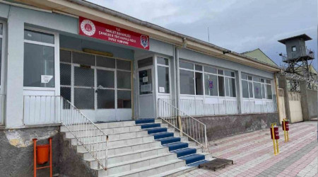 Deprem tedbiri sebebi ile boşaltıldı