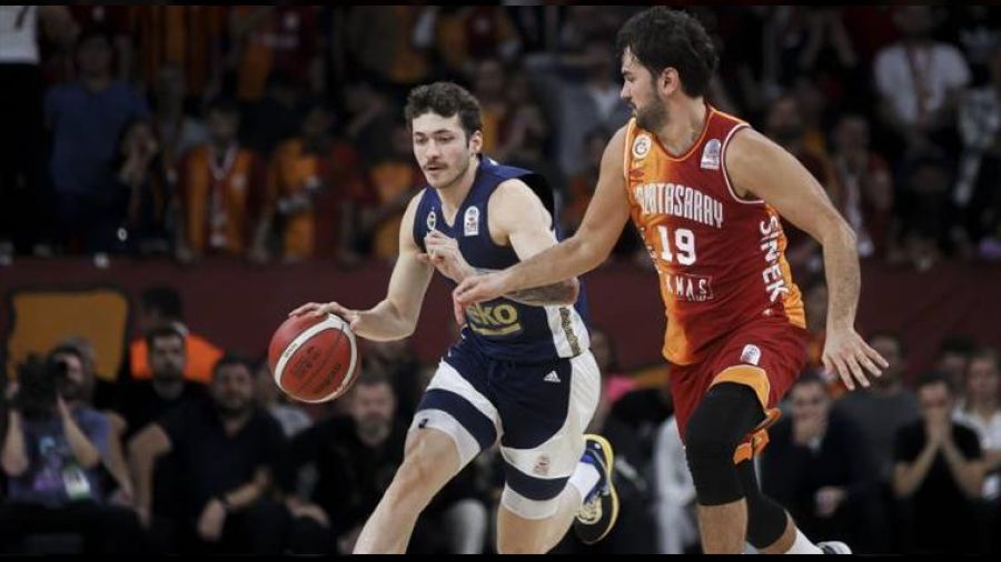 Derbide Fenerbahçe kazandı