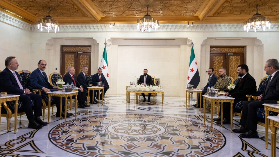 Dışişleri Bakanı Fidan, Savunma Bakanı Güler ve MİT Başkanı Kalın, Suriye lideri Şara ile görüştü