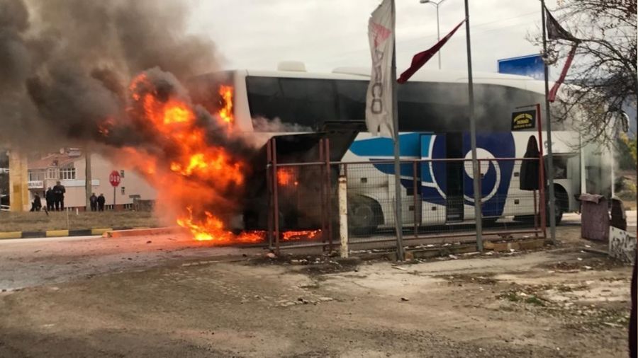 Duman kokusu 21 yolcuyu kurtardı