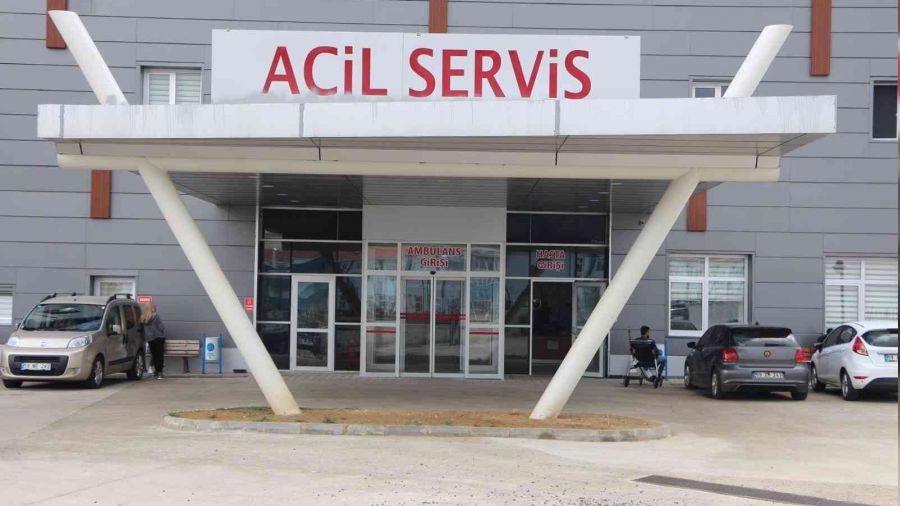 Elini makineye sıkıştırdı, hastanelik oldu