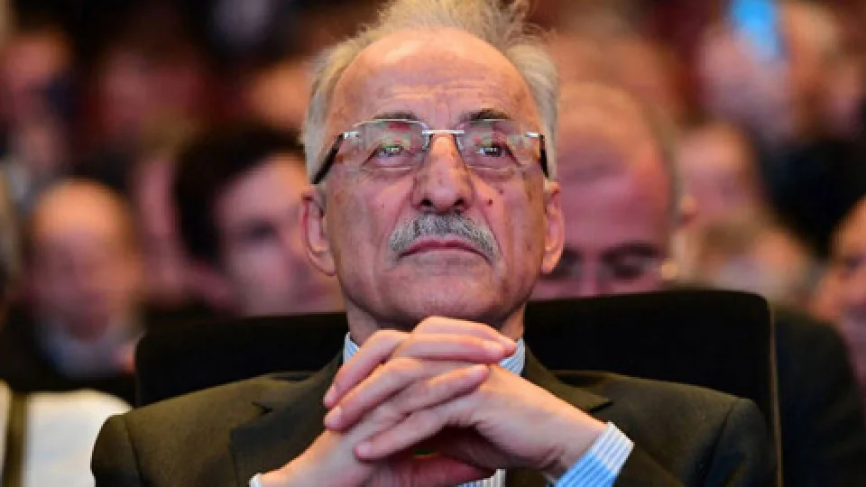 Eski SHP Genel Başkanı Murat Karayalçın, CHP'den istifa ederek YENİ Parti'ye katıldı