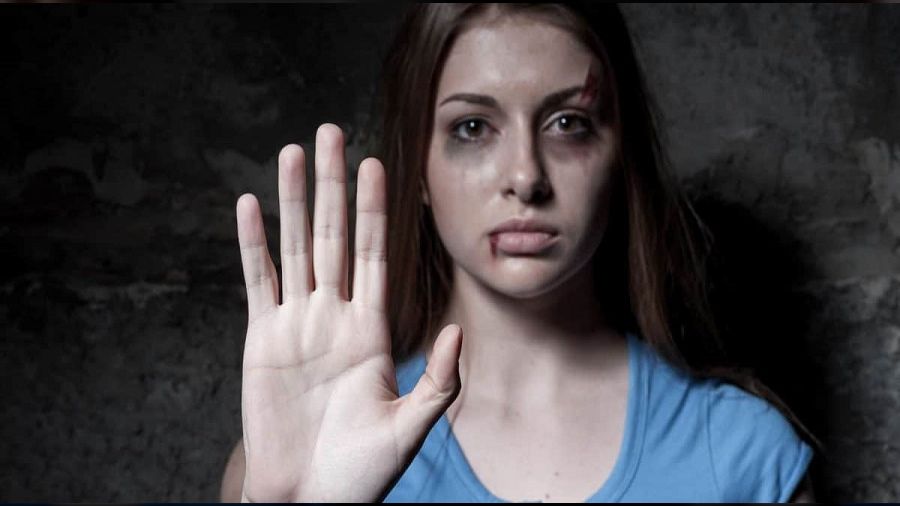 Fatih'te karı koca kavgası kanlı bitti: 2 ağır yaralı