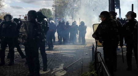 Fransa'da sokaklar yine karıştı