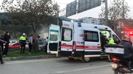 Gemlik'te minibüs kazası: 13 yaralı
