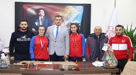 Hakkarili güreşçilerin milli takım gururu