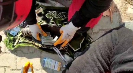 Hatay'daki binanın enkazında 30 bin 500 dolar bulundu