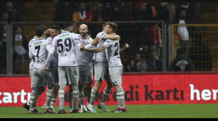 Heyecan dolu maçta tur Başakşehir'in