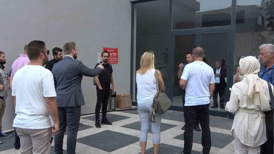 İş merkezinde 83 ofise elektrik şoku