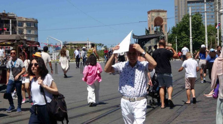 İstanbul'da kavurucu sıcaklar etkili olmaya devam ediyor