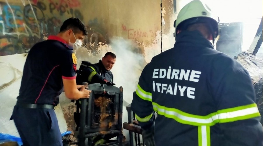 İtfaiyeden yangına jet müdahale