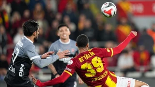 İzmir ekibi, taraftarının desteğiyle kritik virajı kayıpsız geçti