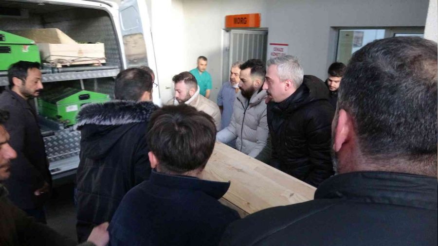 Kasap, bir genci bıçaklayarak öldürdü