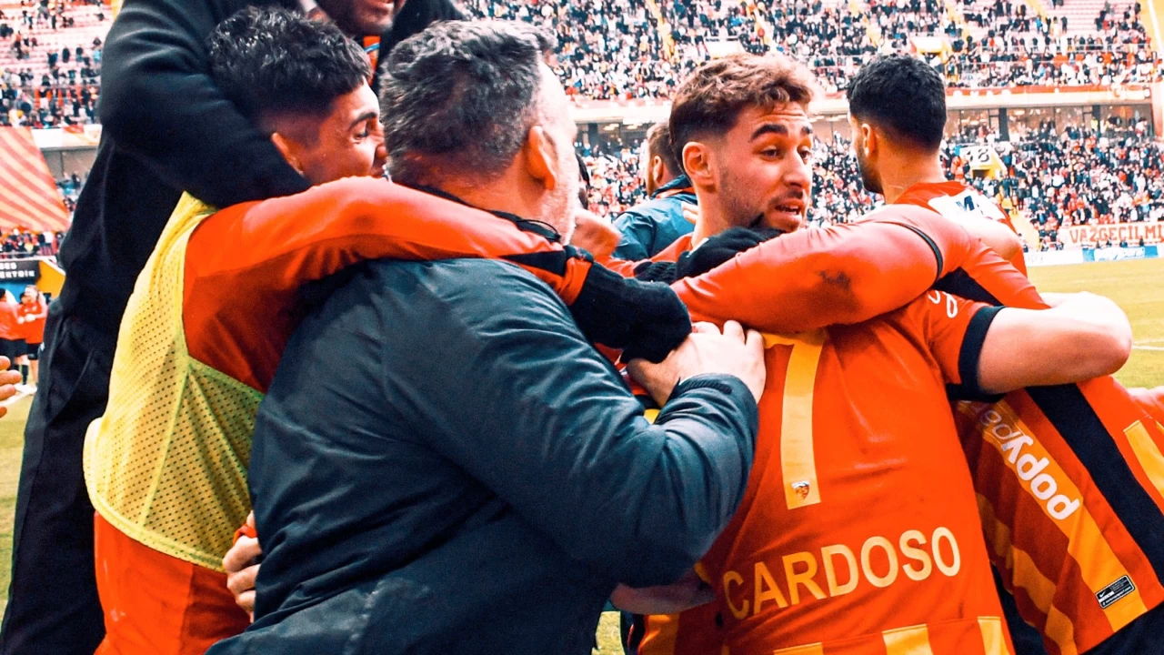Kayserispor'dan ligin altını karıştıran Kasımpaşa galibiyeti