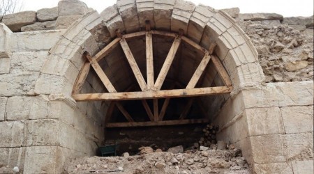 Konuralp antik tiyatroda yeni tonoz bulundu