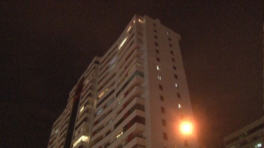 Konya'da 18 katlı binanın çatısına yıldırım düştü