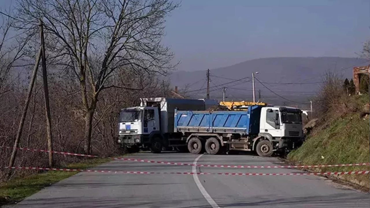 Kosova, Sırbistan'a açılan 2 sınır kapısını kapattı