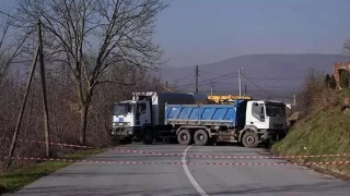 Kosova, Sırbistan'a açılan 2 sınır kapısını kapattı