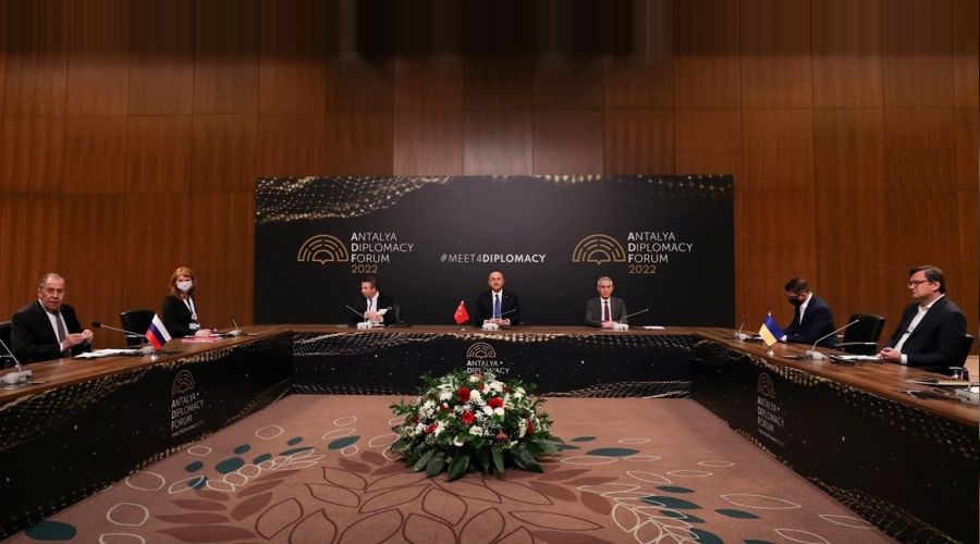 Kuleba, 'karamsar', Lavrov 'sert' konuştu