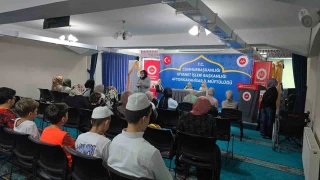 Kur'an Kursu'nda Braille Alfabeli Kur'an hediye edildi