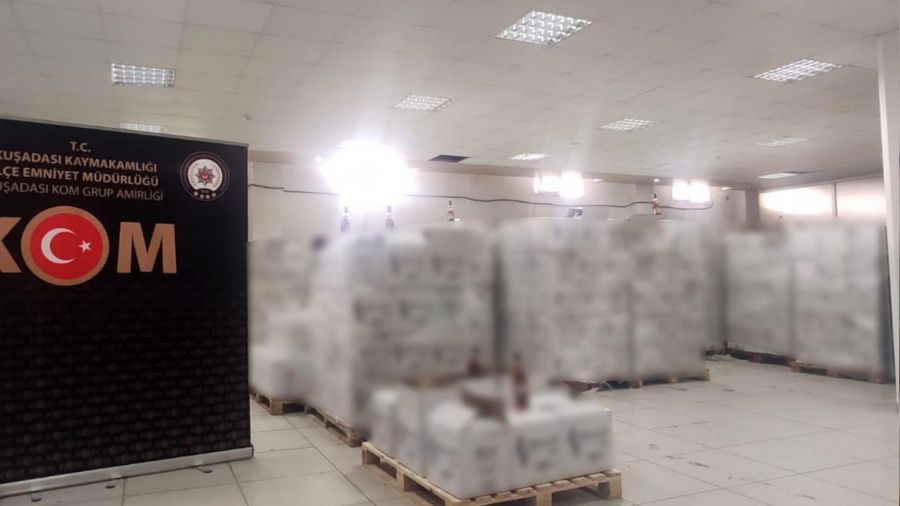 Kuşadası'nda 20 bin şişe kaçak içki ele geçirildi