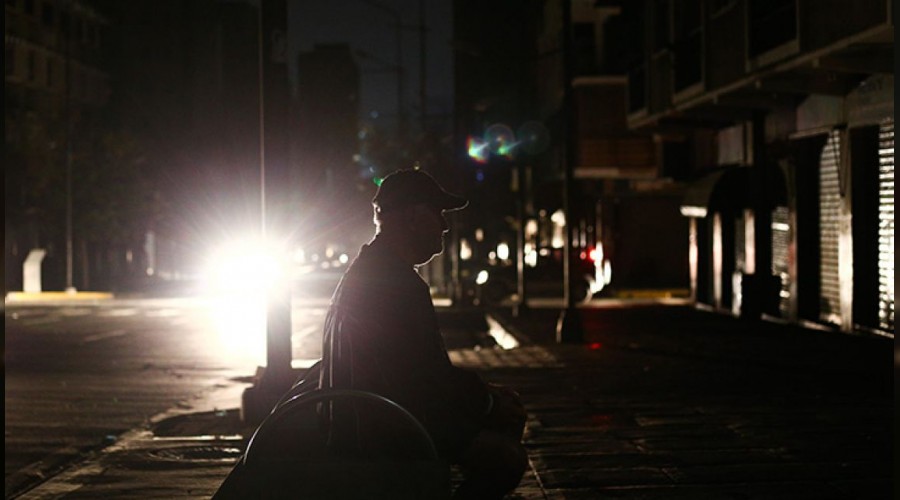 Latin Amerika karanlığa gömüldü