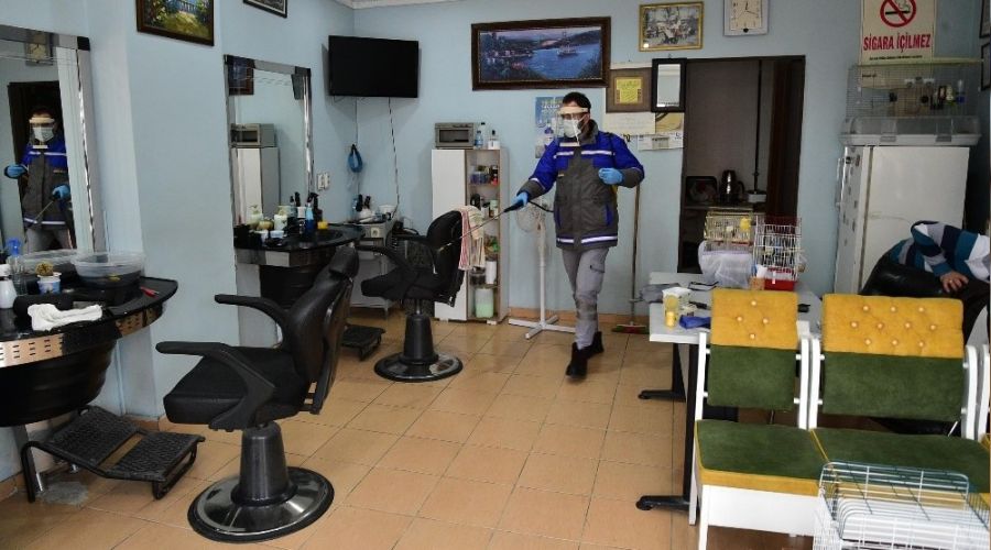 Mamak'taki işyerlerinde dezenfekte işlemi